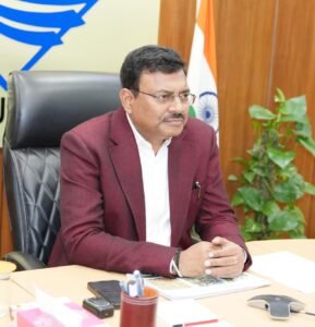 मुख्य सचिव आनंद बर्धन की अध्यक्षता में नैनीताल एवं मसूरी से संबंधित विभिन्न समस्याओं के समाधान एवं व्यवस्थाओं के सुदृढ़ीकरण को लेकर एक महत्वपूर्ण समीक्षा बैठक आयोजित की गई