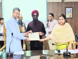 स्वच्छ सर्वेक्षण 2025–26: नगर निगम देहरादून ने 7 स्वच्छता ब्रांड एंबेसडर किए सम्मानित।