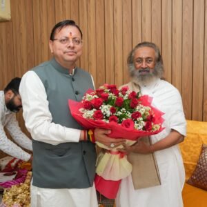 मुख्यमंत्री श्री पुष्कर सिंह धामी ने बुधवार को ऋषिकेश में श्री श्री रविशंकर जी से शिष्टाचार भेंट कर उनका आशीर्वाद प्राप्त किया।