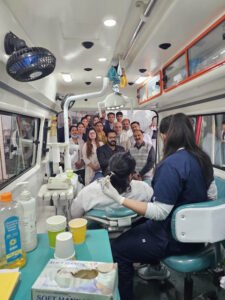 स्पर्श हिमालय विश्वविद्यालय में विश्व मौखिक स्वास्थ्य दिवस के अवसर पर निःशुल्क दंत चिकित्सा जांच शिविर का आयोजन किया गया।