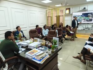 मुख्यमंत्री के निर्देशों पर सचिव आवास डॉ. आर. राजेश कुमार ने की बैठक, डीपीआर स्तर पर आगे बढ़ाने के निर्देश