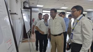 मुख्य सचिव आनन्द बर्द्धन ने गुरूवार को जनपद भ्रमण के दौरान पंतनगर एयरपोर्ट का निरीक्षण किया व एयरपोर्ट विस्तारीकरण प्रस्तावित कार्यो की समीक्षा की।