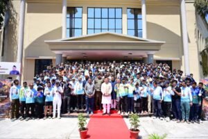 मुख्यमंत्री श्री पुष्कर सिंह धामी ने सोमवार को गढ़वाल विश्वविद्यालय, चौरास परिसर, टिहरी में भारतीय सेना और उत्तराखंड पर्यटन के संयुक्त तत्वावधान में आयोजित सूर्य देवभूमि चैलेंज के समापन समारोह में प्रतिभाग किया।