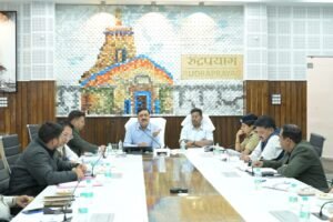 आयुक्त गढ़वाल  द्वारा की गई श्री केदारनाथ यात्रा व्यवस्थाओं की व्यापक समीक्षा, अधिकारियों को दिए आवश्यक दिशा-निर्देश