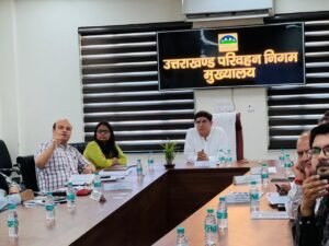 माननीय परिवहन मंत्री श्री प्रदीप बत्रा जी ने उत्तराखंड परिवहन निगम (UTC) के कुल्हान, सहस्त्रधारा स्थित मुख्यालय का औपचारिक दौरा किया।