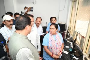 मुख्यमंत्री श्री पुष्कर सिंह धामी ने बुधवार को ऋषिकेश स्थित ट्रांजिट कैंप का औचक निरीक्षण कर चारधाम यात्रा एवं रजिस्ट्रेशन प्रक्रिया से संबंधित व्यवस्थाओं का जायजा लिया।