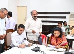 जनपदवासियों की समस्याओं को त्वरित निस्तारण के उदेश्य से जिलाधिकारी मयूर दीक्षित के निर्देशन में अपर जिलाधिकारी वित्त एवं राजस्व वैभव गुप्ता की अध्यक्षता में आयोजित किया जन सुनवाई कार्यक्रम