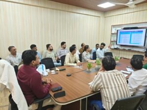पीएम आवास योजना के कार्यों में देरी पर सचिव आवास  डॉ. आर. राजेश कुमार सख्त, धीमी प्रगति पर जताई नाराजगी, 15 अगस्त से पहले परियोजनाएं पूरी करने के निर्देश