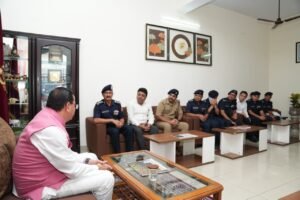 मुख्यमंत्री पुष्कर सिंह धामी ने एनडीआरएफ बटालियन गदरपुर का किया भ्रमण, जवानों से संवाद कर आपदा प्रबंधन व्यवस्थाओं की ली जानकारी