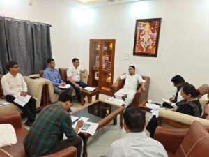 ​कैबिनेट मंत्री राम सिंह कैड़ा ने की शहरी विकास, जलागम और पर्यावरण विभाग की समीक्षा बैठक; विकास कार्यों में तेजी लाने के दिए निर्देश