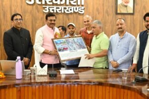 मुख्य सचिव ने कलेक्ट्रेट सभागार में की जिलास्तरीय समीक्षा बैठक, ‘योजना दीदी’ ई-पुस्तक का किया विमोचन