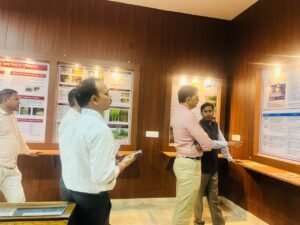 उत्तर प्रदेश के रेशम निदेशक ने देहरादून स्थित केंद्रीय रेशम बोर्ड के अनुसंधान केंद्र का तकनीकी भ्रमण किया