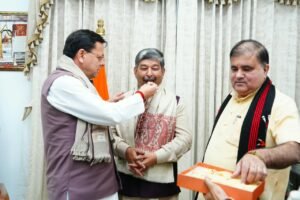 मुख्यमंत्री धामी ने नवनिर्वाचित राज्यसभा सांसद दिनेश आर्य को दी बधाई एवं शुभकामनाएं