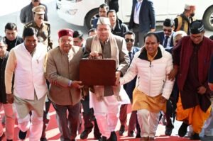 विकास योजनाओं को गति देने के साथ जनकल्याण और बुनियादी सुविधाओं के विस्तार पर विशेष ध्यान : मुख्यमंत्री