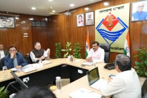 मुख्य सचिव आनंद बर्द्धन की अध्यक्षता में स्टेट स्टीयरिंग कमेटी की बैठक आयोजित, उत्तराखंड के युवाओं को स्थानीय एवं अंतरराष्ट्रीय स्तर पर रोजगार से जोड़ने पर जोर
